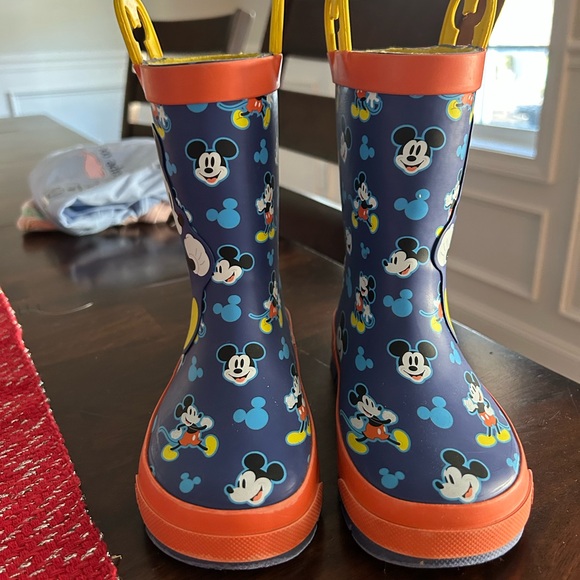 Kid’s Mickey Rain Boots - Picture 2 of 4